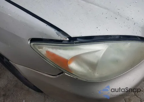 2005 Toyota Camry Le z USA, uszkodzony, nr VIN 4T1BE32K25U995760